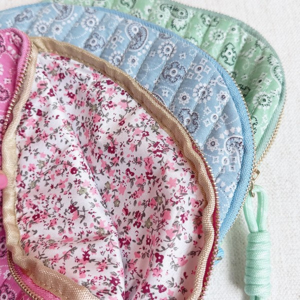 Quilted Paisley Cosmetic Case – Soft Curve Makeup - FamilyClothes