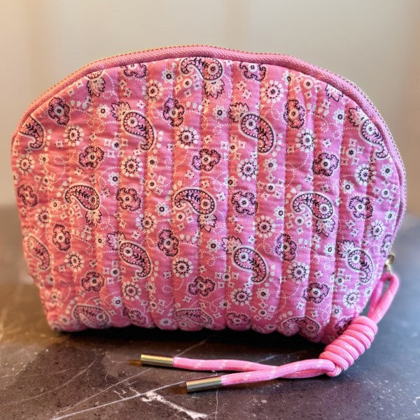 Quilted Paisley Cosmetic Case – Soft Curve Makeup - FamilyClothes