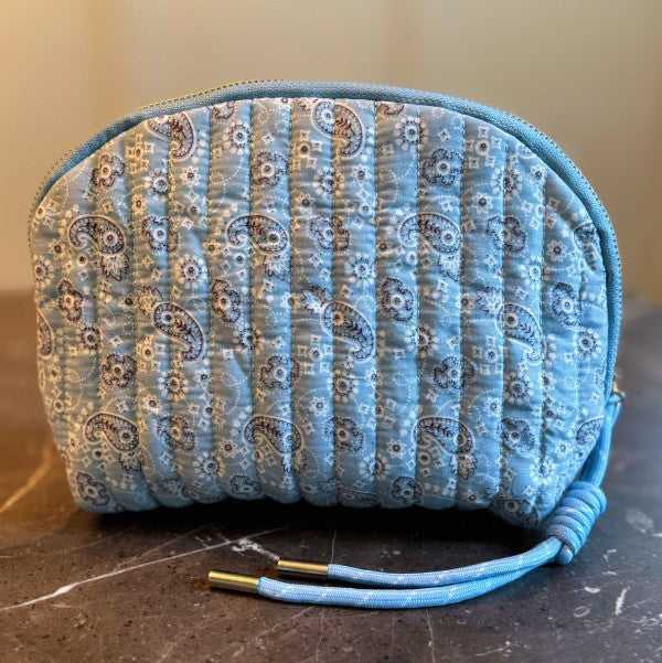 Quilted Paisley Cosmetic Case – Soft Curve Makeup - FamilyClothes
