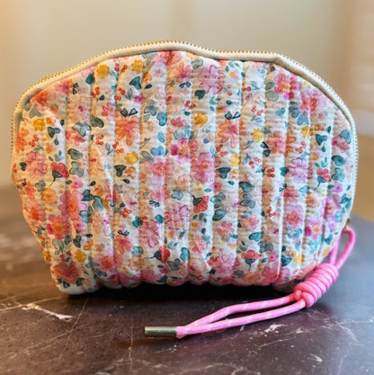 Vintage-Inspired Quilted Floral Cosmetic Case – Cu - FamilyClothes